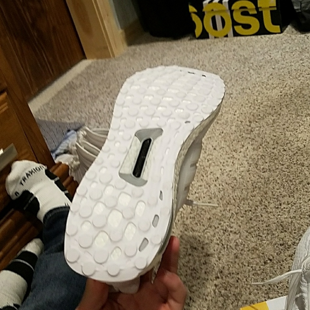 Ultra Boost 3.0 White (DS) - Picture 4 of 4
